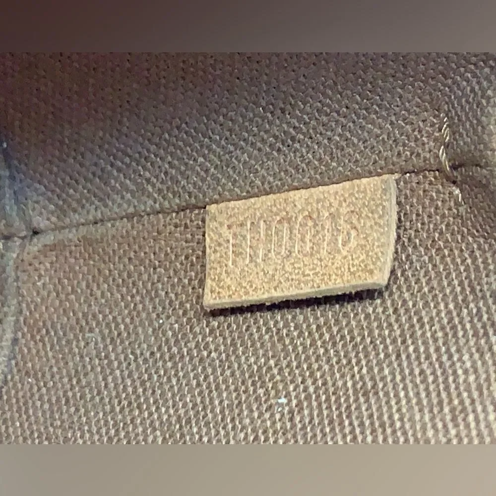Extremely Rare! Louis Vuitton Monogram Mini Ellipse